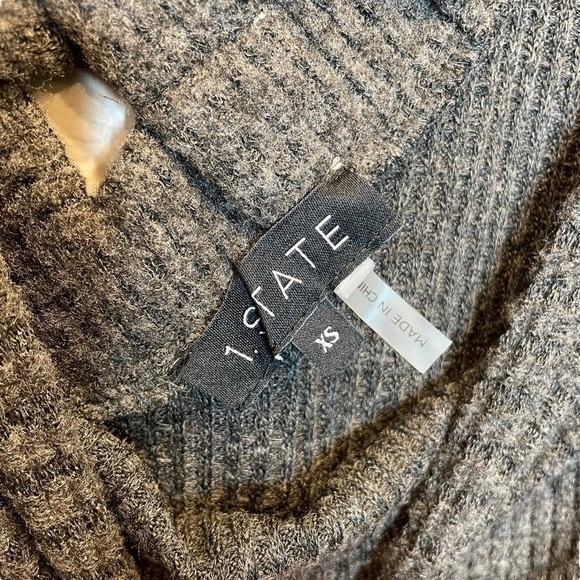 1. State Lattice V-Back Waffle Weave Sweater in Medium Heather Grey XS New - Picture 4 of 8